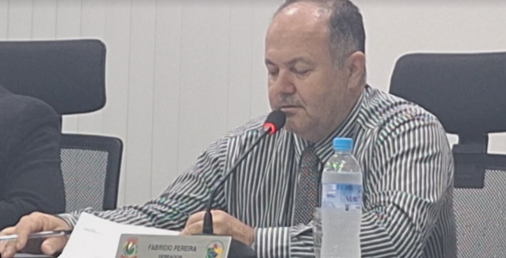 Vereador Fabrício Pereira comemora aprovação de projeto para infraestrutura de telecomunicações em Ilhota