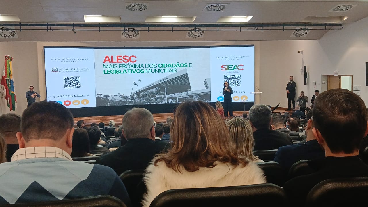 Vereadores de Ilhota participam de capacitação na Assembleia Legislativa