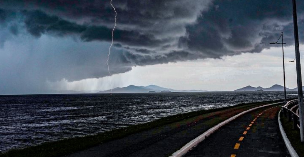 Último fim de semana do inverno tem previsão de chuva intensa, vendavais e granizo em SC