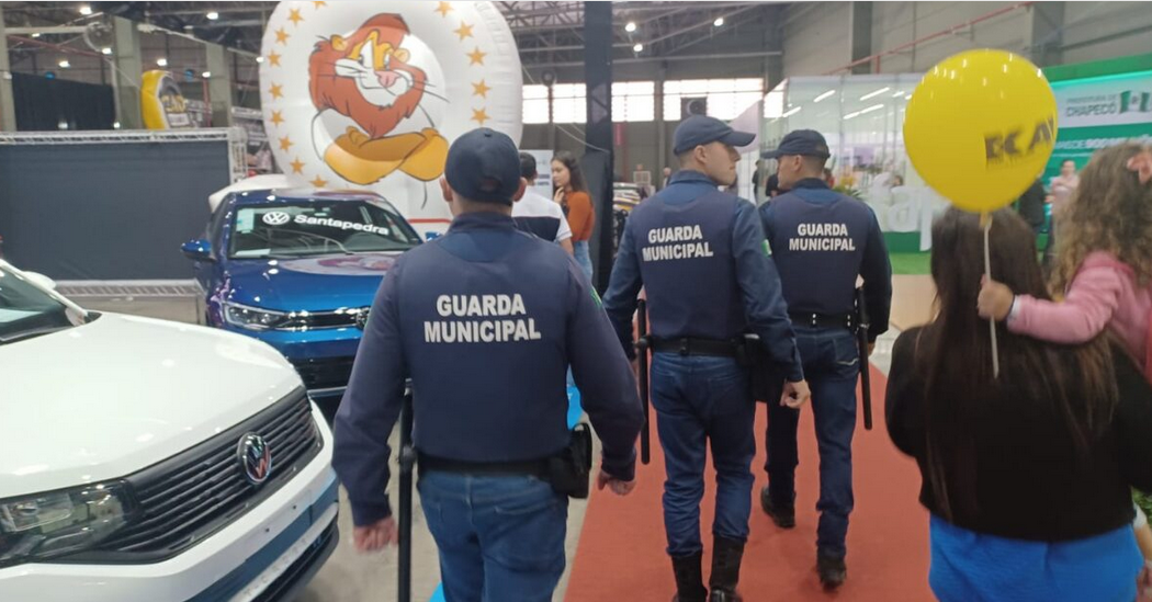 O EFAPI 2025 acontece em Chapecó-SC, de 10 a 19 de outubro, no Parque de Exposições Dr. Valmor Ernesto Lunardi. É a Efapi do Brasil, um evento que combina negócios, inovação, gastronomia, shows e o rodeio country.
