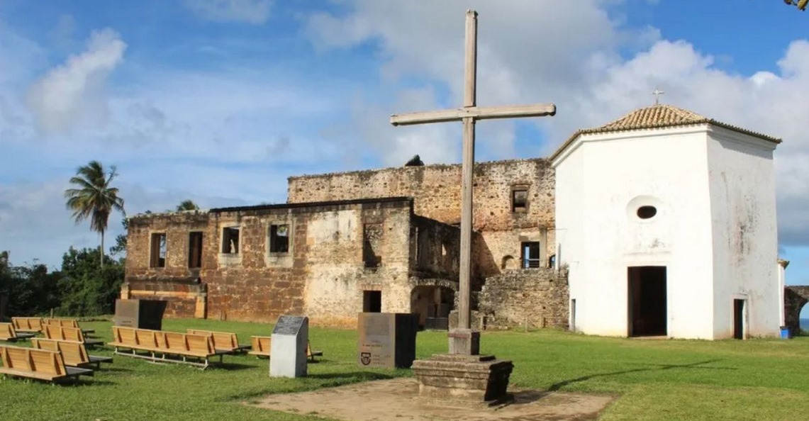 Único castelo medieval das Américas fica no Brasil e é possível entrar nas masmorras por R$ 15