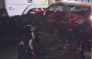 Acidente entre carro e caminhão deixa motorista morto e causa congestionamento na BR-282 em SC