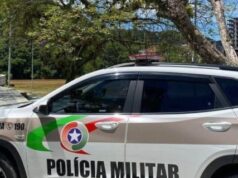Criminosos armados invadem residência e roubam joias em Blumenau