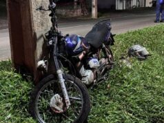 Batida contra poste mata dois motociclistas no Extremo-Oeste de Santa Catarina