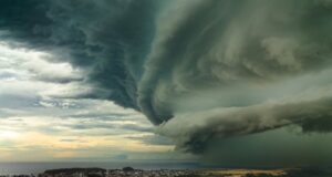 Fenômeno meteorológico com risco de temporais e ventos fortes é previsto para os próximos dias