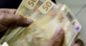 Os números da economia acendem alerta para as contas públicas do Brasil