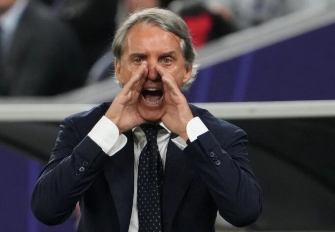 Seleção da Itália se aproxima de acordo com Roberto Mancini para o ciclo da Copa de 2030