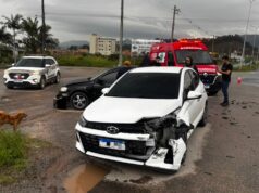 Acidente no Novo Acesso de Ilhota deixa veículos danificados, mas sem feridos graves