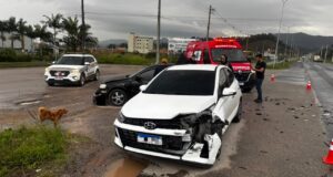 Acidente no Novo Acesso de Ilhota deixa veículos danificados, mas sem feridos graves