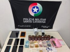 Cão farejador da PM auxilia na prisão de casal por tráfico e receptação em Blumenau