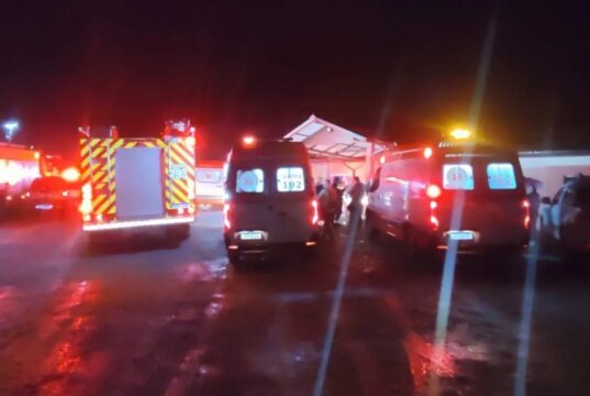 Família acorda com casa sendo soterrada e bombeiros encontram criança em parada cardiorrespiratória em SC