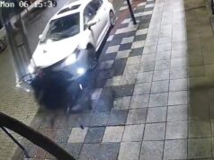 Motorista invade contramão, bate e foge após destruir parte da Rua Curt Hering em Blumenau