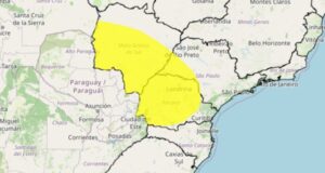 Chuva pode chegar a 200 mm nesta semana, e meteorologista alerta para temporais e novos tornados em SC e no Sul