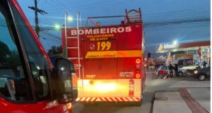 Colisão entre carro e moto mobiliza Bombeiros Voluntários no Centro de Ilhota