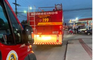 Colisão entre carro e moto mobiliza Bombeiros Voluntários no Centro de Ilhota