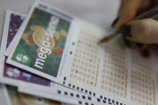 Resultado da Mega-Sena 3043: quais os números sorteados no concurso de R$ 3,5 milhões desta terça-feira (11/08)