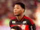 Flamengo acerta venda de Gonzalo Plata e Wallace Yan por mais de R$ 100 milhões