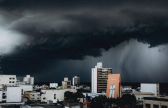 Cinco municípios de Santa Catarina decretam emergência após tempestades e granizo