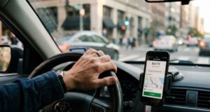 Uber testa nova taxa para motoristas que ficam online e recusam corridas; entenda como funciona