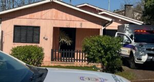 Filho ouve gritos da mãe e impede feminicídio em Santa Catarina