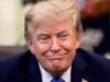 Trump anuncia tarifa de 50% sobre carros, autopeças e aço do Canadá a partir de 2027