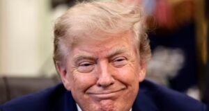 Trump anuncia tarifa de 50% sobre carros, autopeças e aço do Canadá a partir de 2027