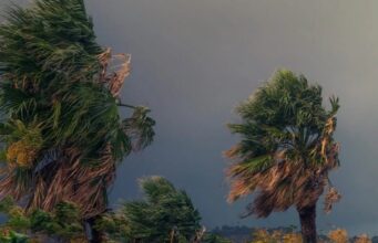 Tempestades com granizo e ventos de até 60 km/h colocam cidades do Oeste de SC em alerta