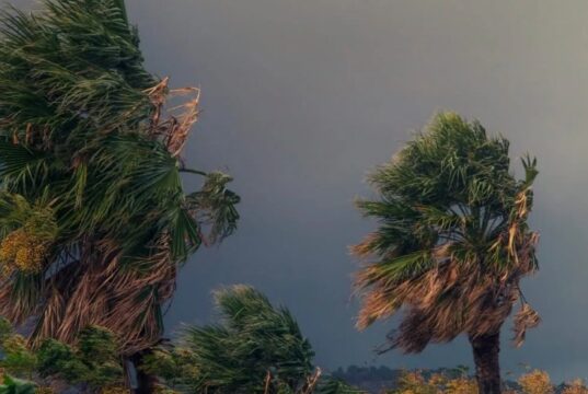 Tempestades com granizo e ventos de até 60 km/h colocam cidades do Oeste de SC em alerta