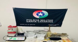 Polícia Militar apreende grande quantidade de drogas e prende suspeitos em Gaspar