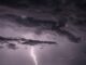 Frente fria avança e Serra de SC entra em alerta para chuva intensa e tempestades durante o fim de semana