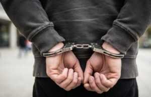 Homem é preso em flagrante após agredir mulher e fraturar perna da companheira em Doutor Pedrinho