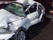 Jovem de 19 anos morre após carro bater na traseira de caminhão em Blumenau