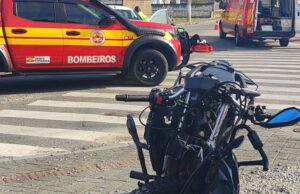Motociclista e motorista ficam feridos após batida em Gaspar