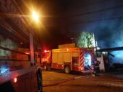 Incêndio destrói depósito de máquinas e materiais em Blumenau