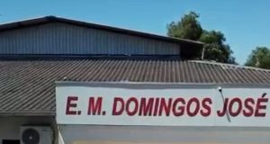 Moradores de Ilhota cobram explicações sobre uso de servidores em obra escolar contratada por R$ 541 mil