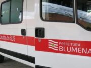 Mãe relata espera de quase 24 horas por ambulância para levar bebê de quatro meses para casa em Blumenau