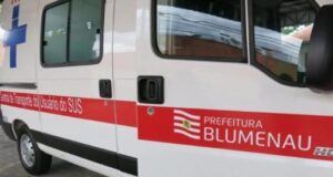 Mãe relata espera de quase 24 horas por ambulância para levar bebê de quatro meses para casa em Blumenau