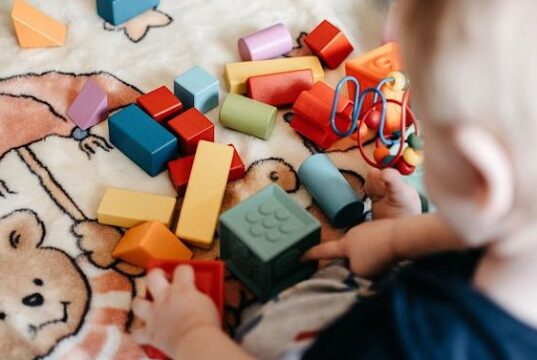 Município e creche são condenados a indenizar família após bebê sofrer trauma dentário