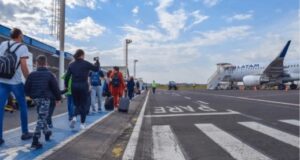 Aeroporto de Chapecó projeta pista maior e novo terminal para receber aviões maiores