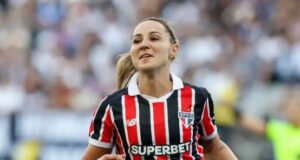 São Paulo vence o Corinthians de virada na Neo Química Arena e larga em vantagem na final do Brasileirão Feminino A1