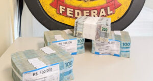 PF apreende R$ 500 mil em espécie com candidato em Florianópolis