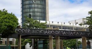 Justiça de Santa Catarina reconhece multiparentalidade e mantém pai socioafetivo e biológico no registro de criança
