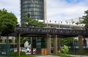 Justiça de Santa Catarina reconhece multiparentalidade e mantém pai socioafetivo e biológico no registro de criança