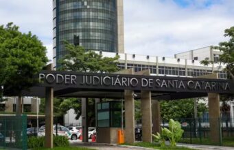 Justiça de Santa Catarina reconhece multiparentalidade e mantém pai socioafetivo e biológico no registro de criança