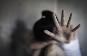 Homem é preso por descumprir medida protetiva após sair do presídio em Brusque