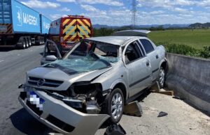 Colisão contra ponte na BR-470 deixa duas pessoas feridas em Ilhota