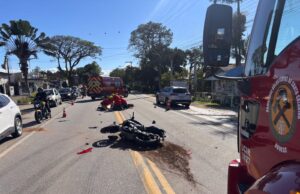Colisão entre carro e motocicleta mobiliza Bombeiros Voluntários e deixa ferido em Ilhota