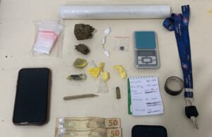 Adolescente de 16 anos é apreendido em Gaspar ao fazer tele-entrega de drogas em moto furtada