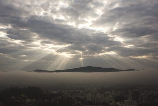 Previsão do tempo em SC: frente fria se afasta e sol volta a aparecer nesta quinta-feira