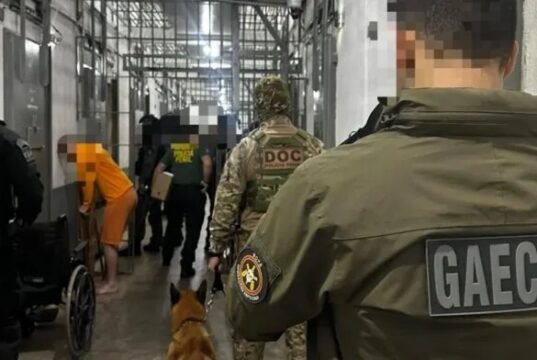Operação do MPSC e GAECO cumpre mandados em 9 cidades de SC e no Paraná para desarticular facção criminosa